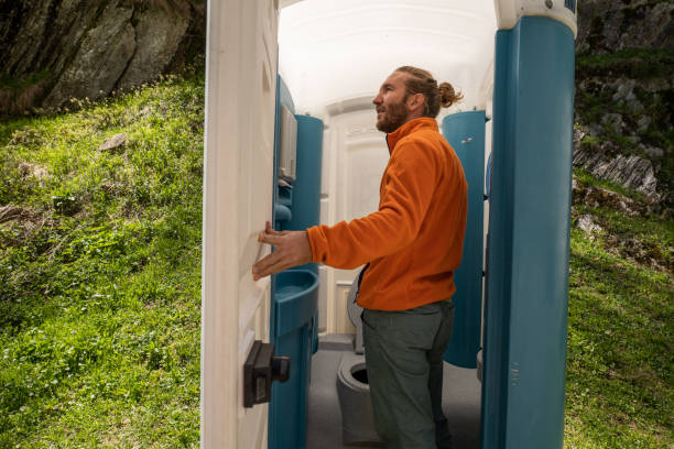 Best Portable bathroom rental  in Steelville, MO