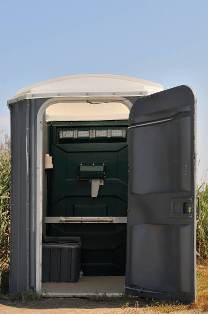 Best Portable toilet rental cost  in Steelville, MO